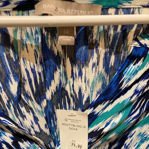 Never worn Banana Republic shirt dress! Great for summer weather and casual wear - Picture 3 of 3